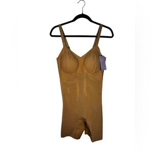NEW Honeylove Mid-Thigh Sleeveless V-Neck Sculpt Compression Bodysuit Tan XL